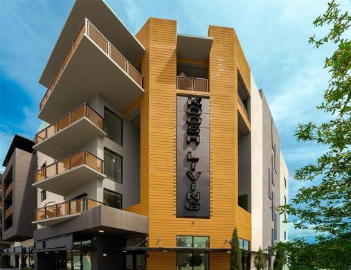 Residential complexes in Fort Lauderdale, Broward County
