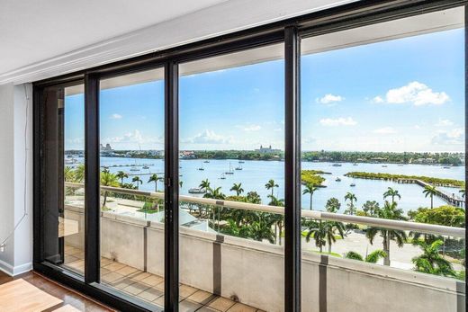 Residential complexes in West Palm Beach, Palm Beach