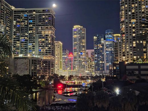 Residential complexes in Fort Lauderdale, Broward County