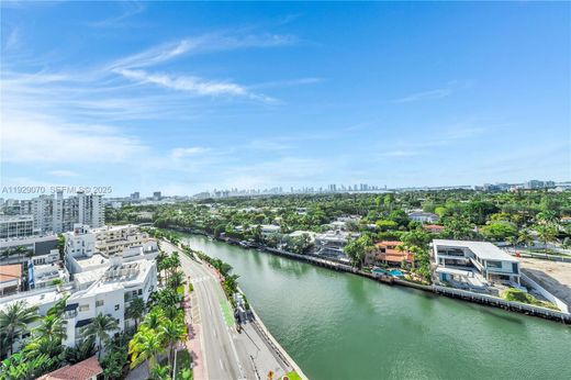 Residential complexes in Miami Beach, Miami-Dade