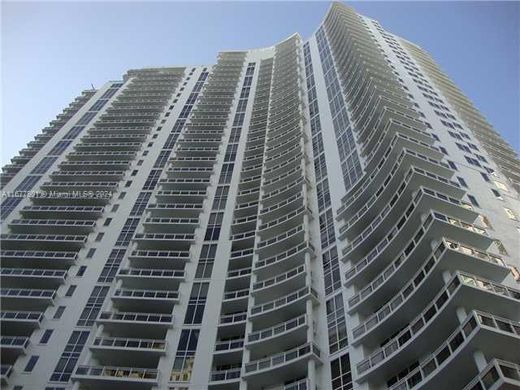 Complesso residenziale a Miami, Miami-Dade County