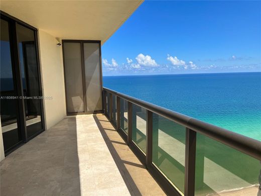 Sunny Isles Beach, Miami-Dade Countyのアパートメント・コンプレックス