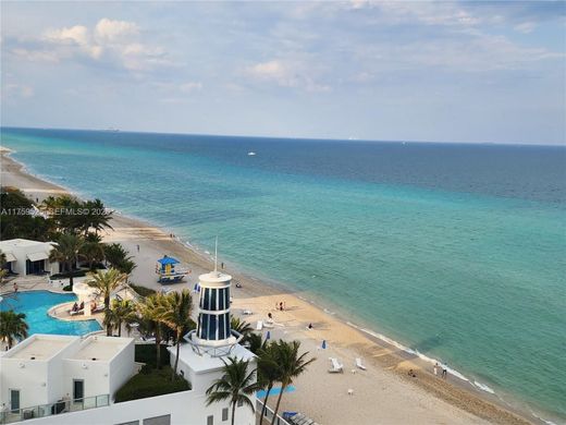 Residential complexes in Hollywood, Broward County