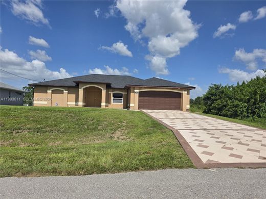 Villa - Lehigh Acres, Lee County
