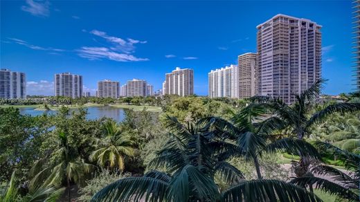 Residential complexes in Aventura, Miami-Dade