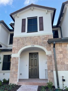 타운 하우스 / Hialeah, Miami-Dade County