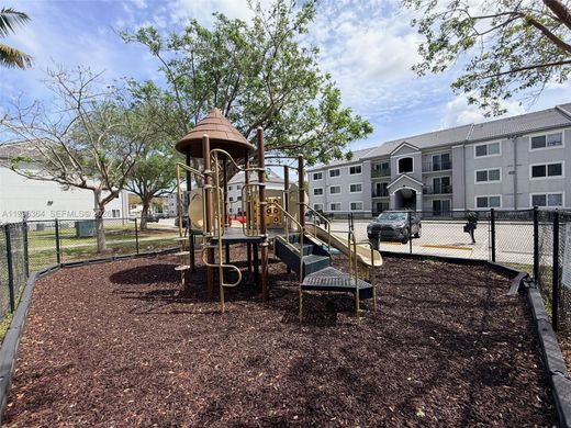 Жилой комплекс, Homestead, Miami-Dade County