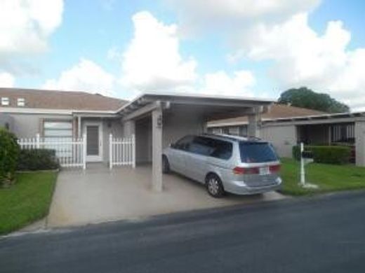 Residential complexes in Delray Beach, Palm Beach