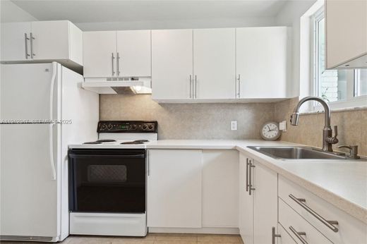 Жилой комплекс, Miami Shores, Miami-Dade County