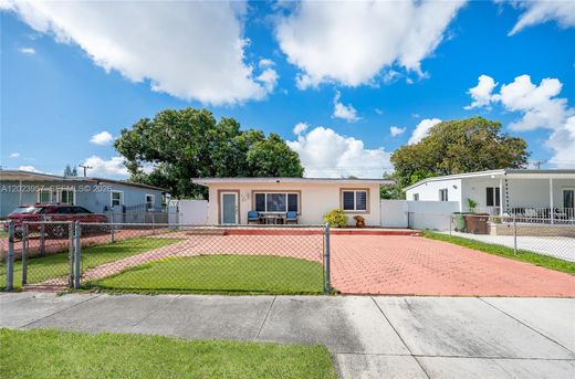 Villa Hialeah, Miami-Dade County