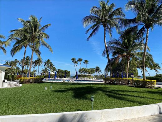 Residential complexes in Miami Beach, Miami-Dade