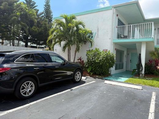 Residential complexes in Pompano Beach, Broward County