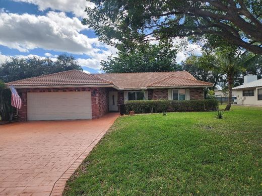 Villa - Coral Springs, Broward County