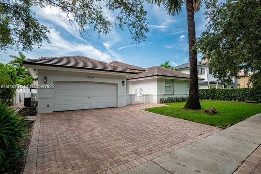 Villa - Miami Lakes, Miami-Dade County