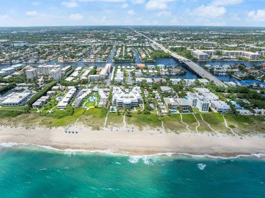 Residential complexes in Delray Beach, Palm Beach