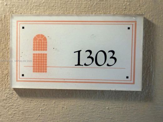 Residential complexes in Coral Gables, Miami-Dade