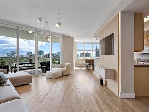 Complexes résidentiels à Bay Harbor Islands, Comté de Miami-Dade