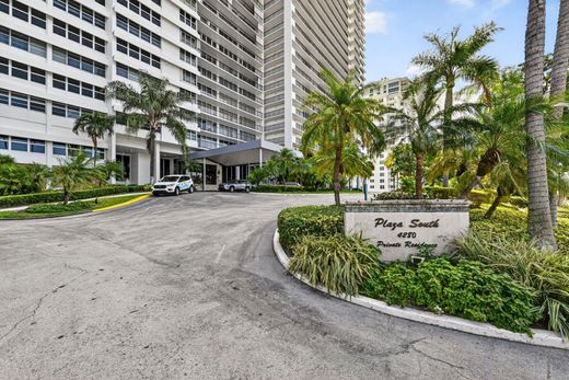 Residential complexes in Fort Lauderdale, Broward County