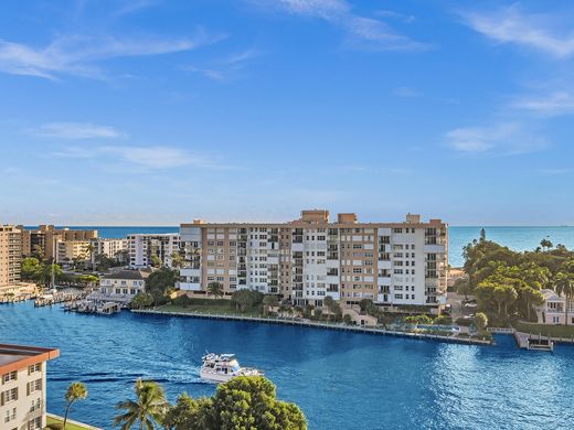 Residential complexes in Hillsboro Beach, Broward County