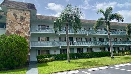 Residential complexes in Palm Springs, Palm Beach