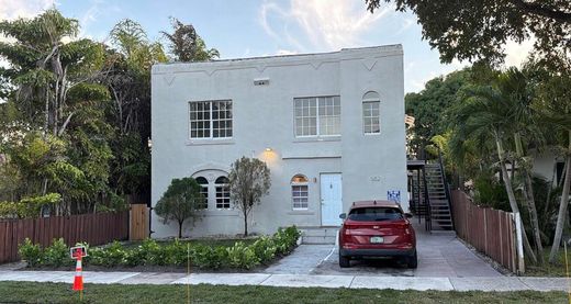 Residential complexes in Hollywood, Broward County