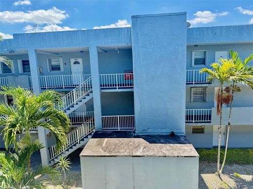 Residential complexes in Hialeah, Miami-Dade