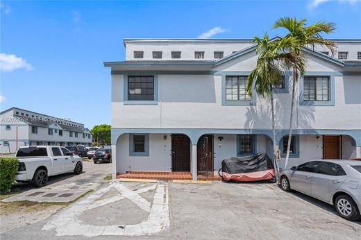 Townhouse in Miami, Miami-Dade