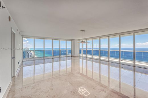 Residential complexes in Hallandale, Broward County