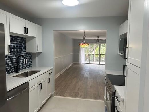 公寓楼  Coral Springs, Broward County