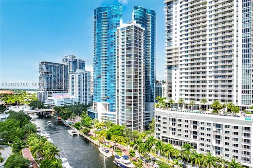 Residential complexes in Fort Lauderdale, Broward County
