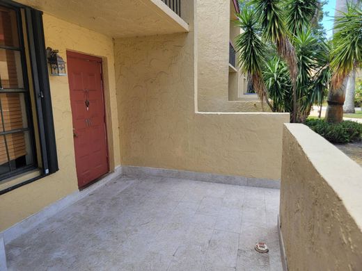 Kamienica w Deerfield Beach, Broward County
