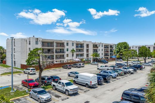 Residential complexes in Hialeah, Miami-Dade