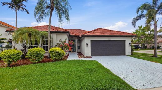 Villa in Pembroke Pines, Broward County