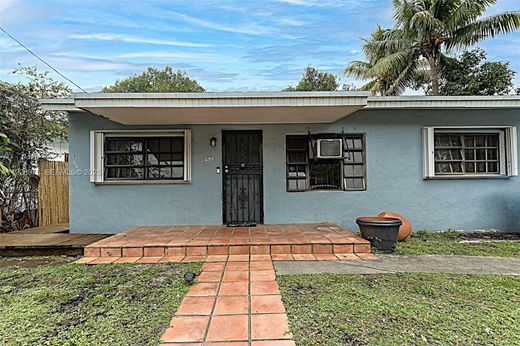 マイアミ, Miami-Dade Countyのヴィラ