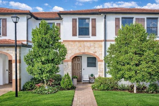 Townhouse in Hialeah, Miami-Dade