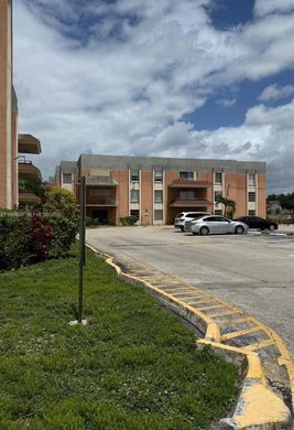 Residential complexes in Hialeah, Miami-Dade