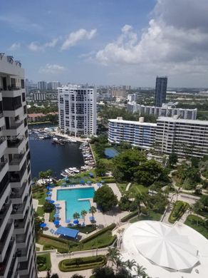 Kamienica w Hallandale Beach, Broward County
