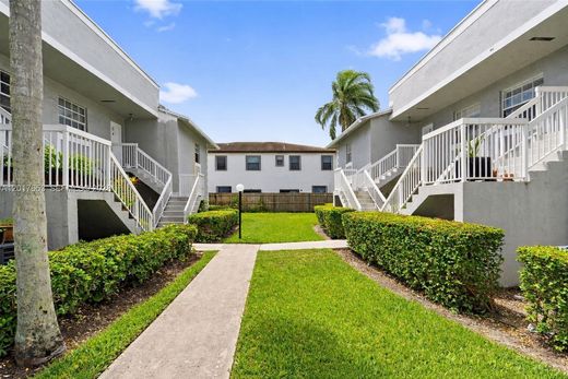 Residential complexes in Miami, Miami-Dade