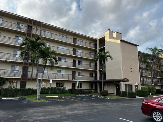 Residential complexes in Lauderhill, Broward County