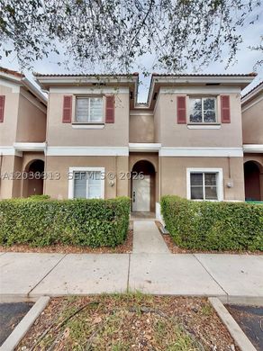 Townhouse in Tamarac, Broward County