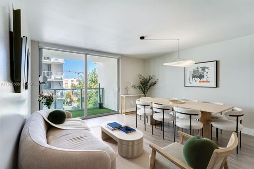 Residential complexes in Bay Harbor Islands, Miami-Dade