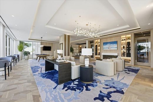 Residential complexes in Fort Lauderdale, Broward County