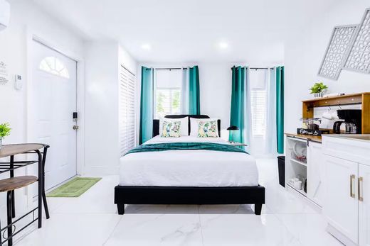 Residential complexes in Miami, Miami-Dade