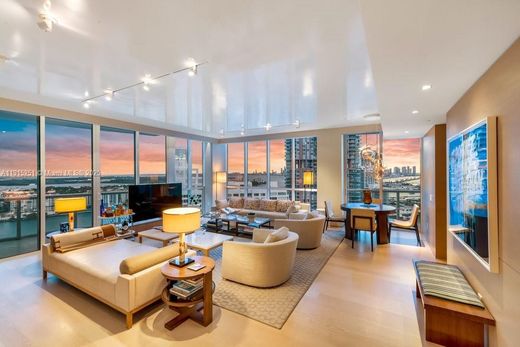 Residential complexes in Miami Beach, Miami-Dade