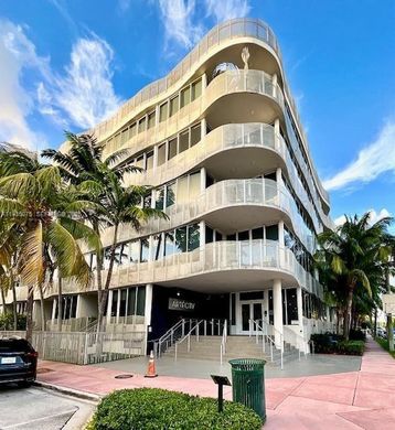 Residential complexes in Miami Beach, Miami-Dade