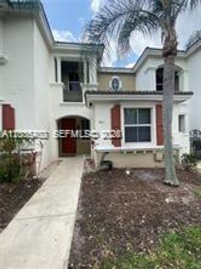 Residential complexes in Homestead, Miami-Dade