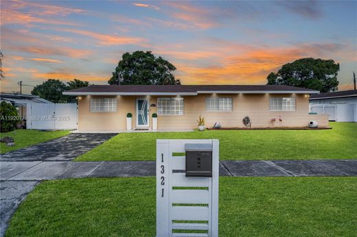 빌라 / Miami Gardens, Miami-Dade County