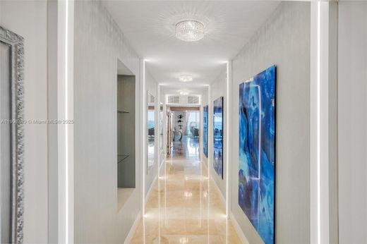 Kamienica w Aventura, Miami-Dade County