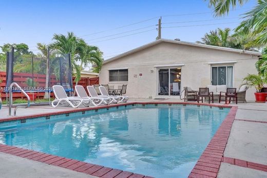 Villa in Hallandale Beach, Broward County