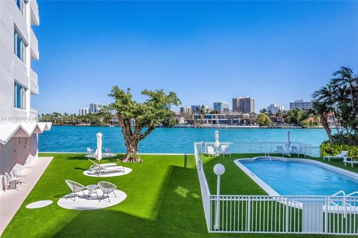 ‏בניין ב  Bay Harbor Islands, Miami-Dade County